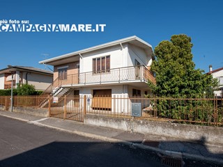 Casa Indipendente in Vendita a Ostellato, 88'000€, 240 m²