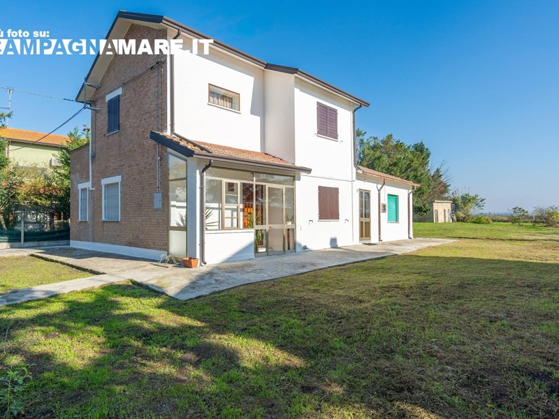 Casa Indipendente in Vendita a Jolanda di Savoia, 79'000€, 150 m²