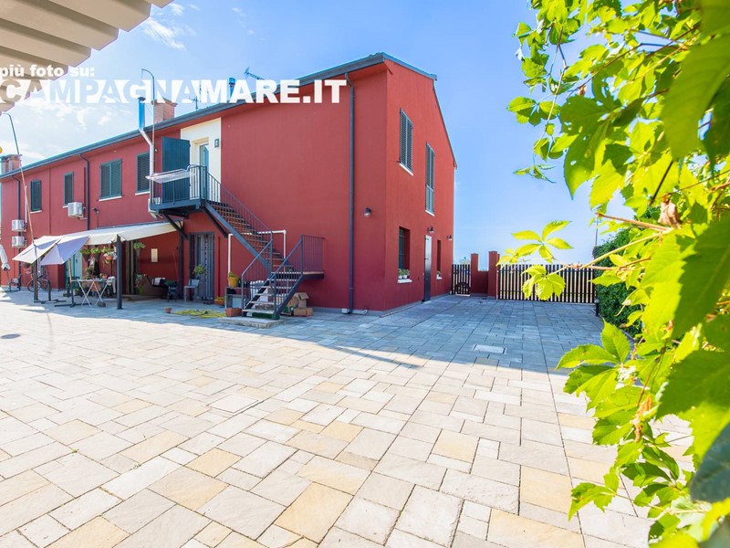 Rustico in Vendita a Portomaggiore, 250'000€, 300 m²