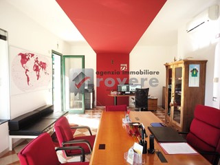 Immobile commerciale in Vendita a Ponzano Veneto, 119'000€, 67 m²