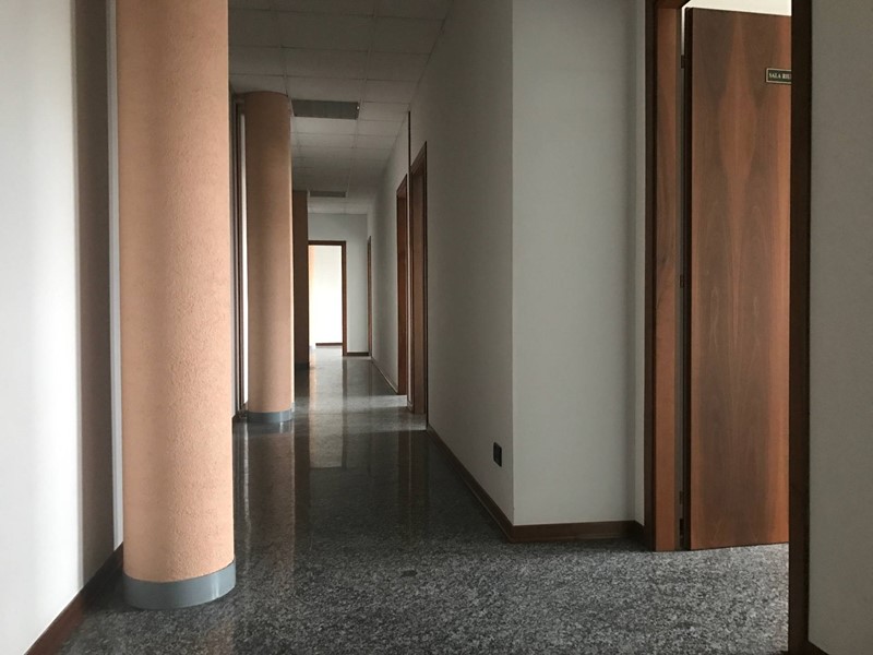 Ufficio in Affitto a Villorba, 1'500€, 195 m²