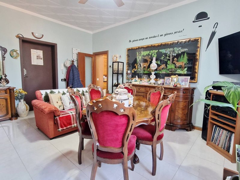 Bilocale in Vendita a Como, 100'000€, 70 m²