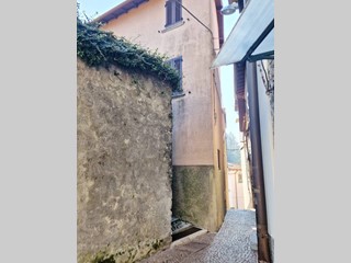 Casa Semi Indipendente in Vendita a Torno, 130'000€, 160 m²