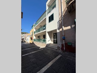 Quadrilocale in Vendita a Ustica, 189'000€, 170 m²