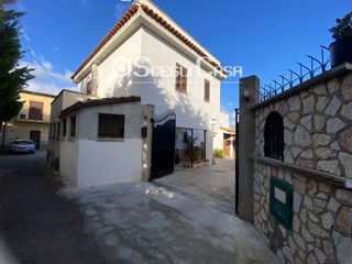 Villetta a schiera in Vendita a Carini, 98'000€, 120 m²