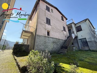 Appartamento in Vendita a Tribogna, 59'000€, 116 m²