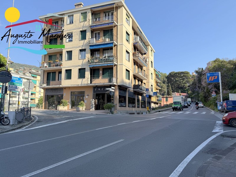 Appartamento in Affitto a Recco, 850€, 95 m²