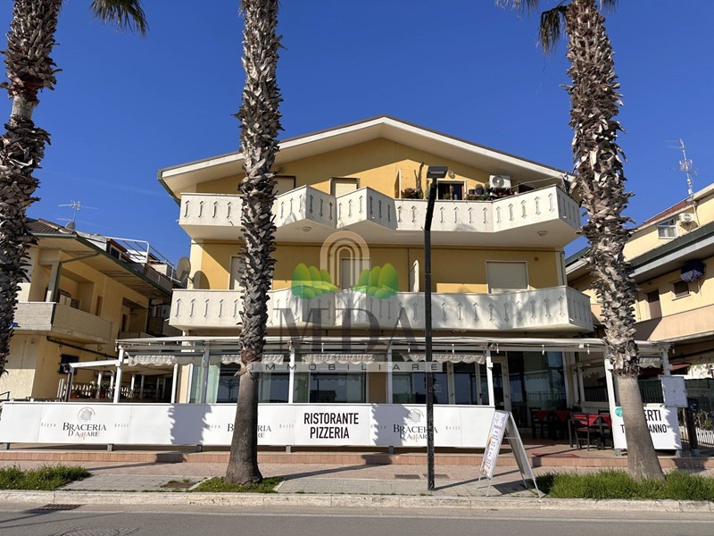 Immobile commerciale in Vendita a Martinsicuro, 650'000€, 500 m²