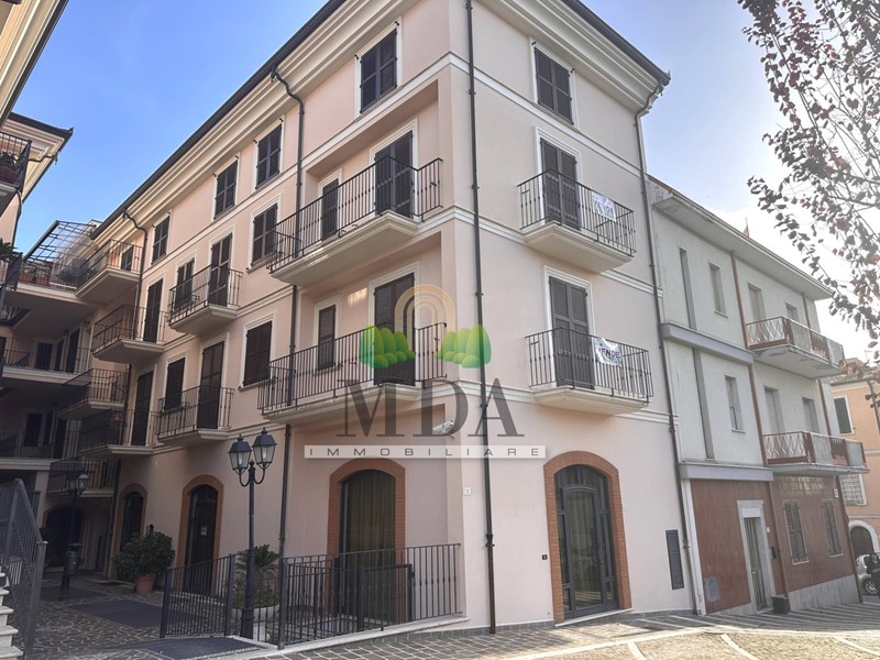 Appartamento in Vendita a Nereto, 115'000€, 180 m²