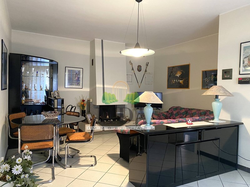 Casa Indipendente in Vendita a Sant'Omero, 165'000€, 285 m²