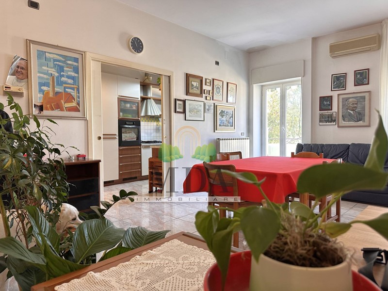 Appartamento in Vendita a San Benedetto del Tronto, 280'000€, 153 m²