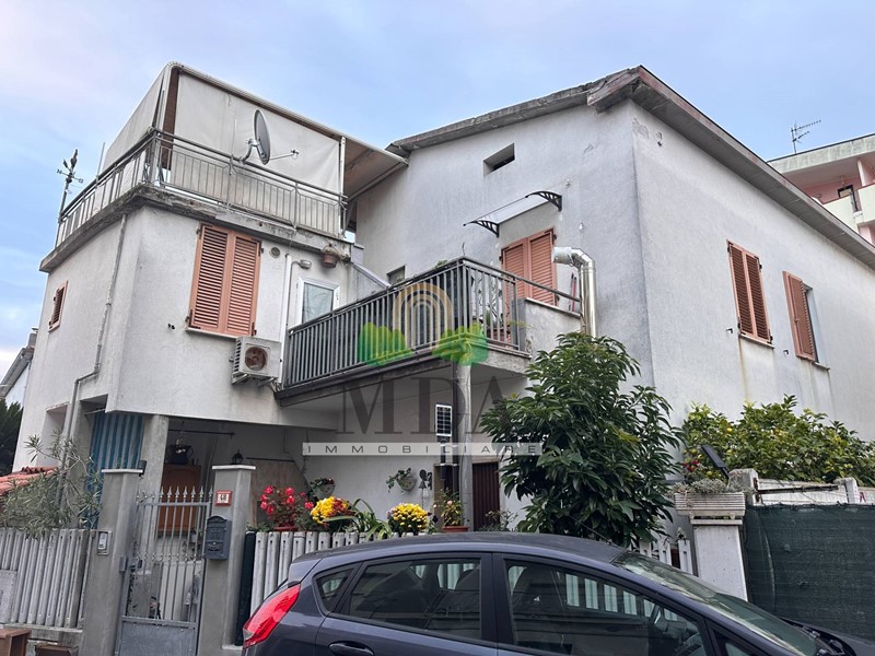 Casa Indipendente in Vendita a Alba Adriatica, 135'000€, 170 m²