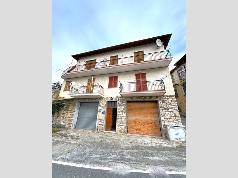 Trilocale in Vendita a Cosio d'Arroscia, 50'000€, 50 m²