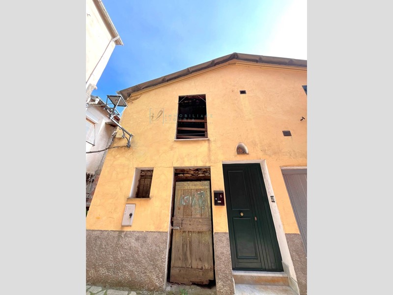 Rustico in Vendita a Caravonica, 35'000€, 105 m²