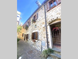 Bilocale in Vendita a Garlenda, 96'000€, 46 m²