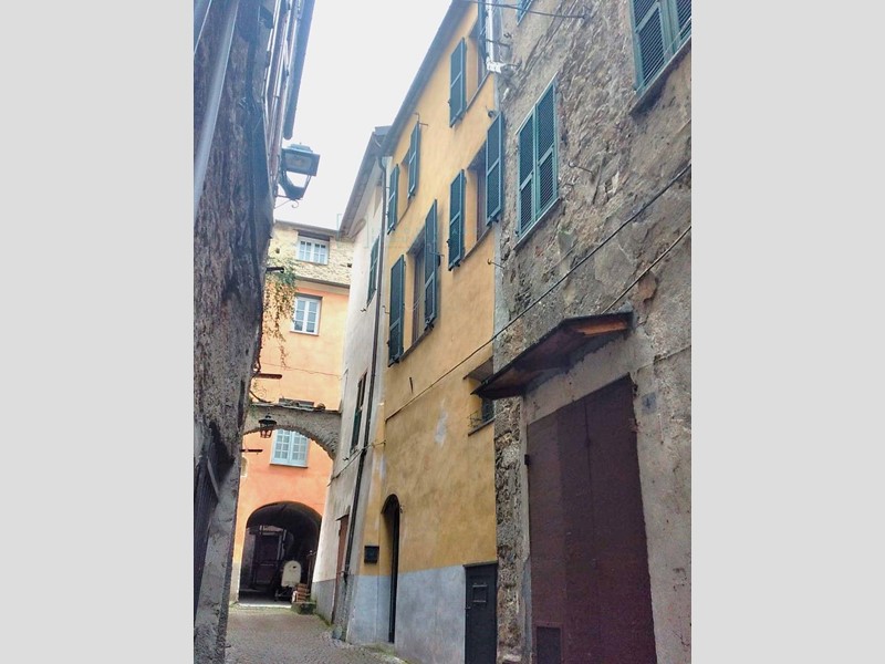 Casa Indipendente in Vendita a Pieve di Teco, 100'000€, 129 m²