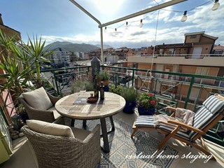 Appartamento in Vendita a Albenga, 320'000&euro;, 104 m²