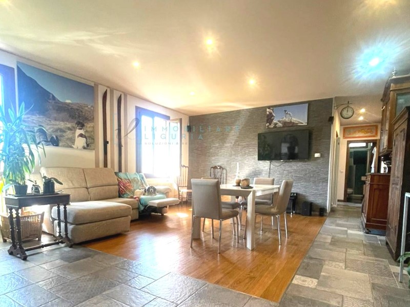 Trilocale in Vendita a Cosio d'Arroscia, 115'000€, 110 m²