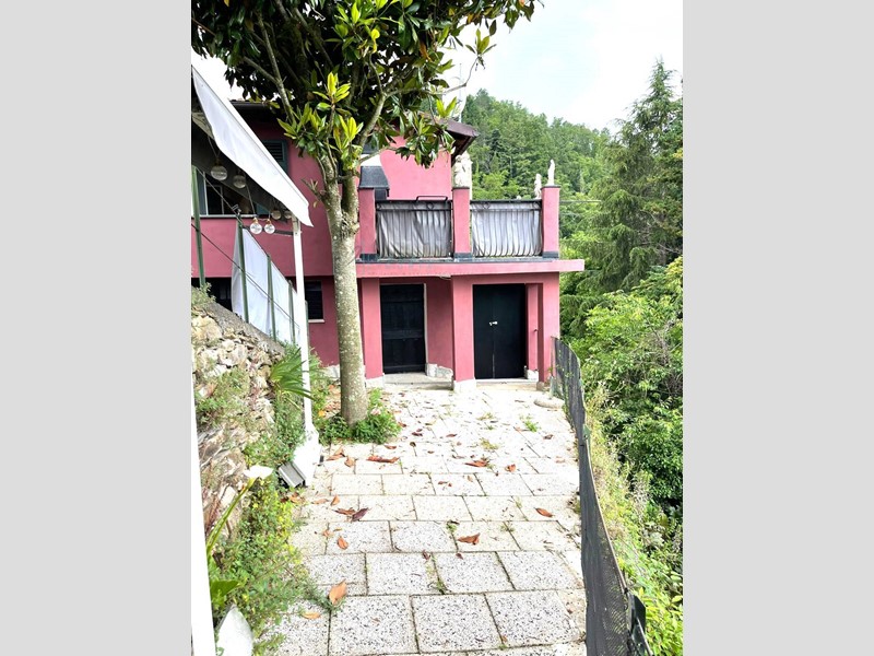 Rustico in Vendita a Borghetto d'Arroscia, 125'000€, 102 m²