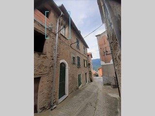 Rustico in Vendita a Pornassio, 65'000€, 130 m²