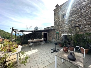 Rustico in Vendita a Castelvecchio di Rocca Barbena, 150'000€, 180 m²