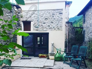 Rustico in Vendita a Vessalico, 55'000€, 140 m²