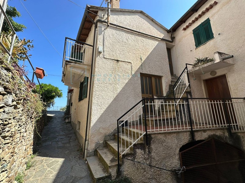 Rustico in Vendita a Arnasco, 48'000€, 60 m²