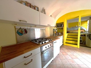 Quadrilocale in Vendita a Pieve di Teco, 115'000€, 90 m²