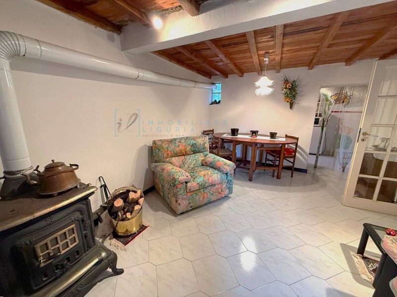 Rustico in Vendita a Borgomaro, 60'000€, 100 m²