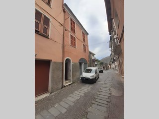 Casa Indipendente in Vendita a Pieve di Teco, 120'000€, 150 m²