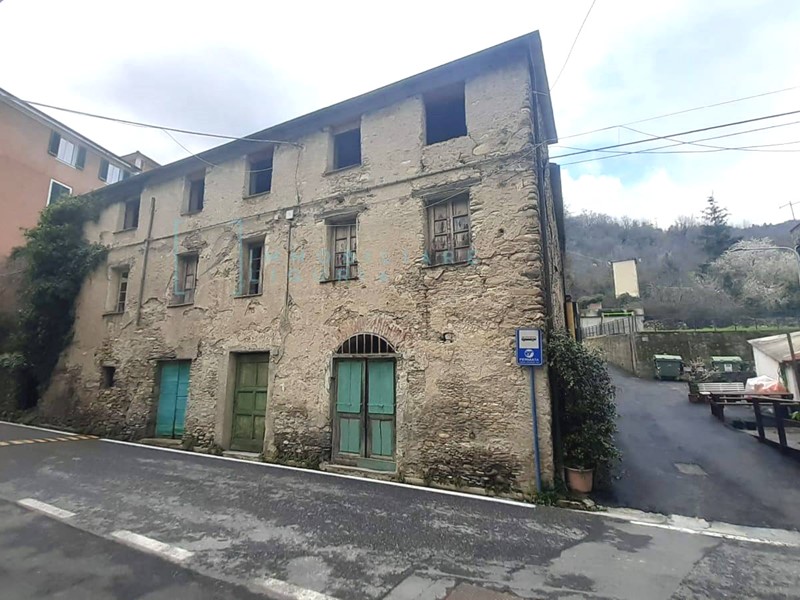 Rustico in Vendita a Borghetto d'Arroscia, 38'000€, 600 m²