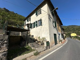 Rustico in Vendita a Castelbianco, 90'000€, 125 m²