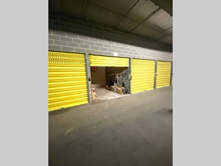 Box in Vendita a Albenga, 18'000€, 13 m²