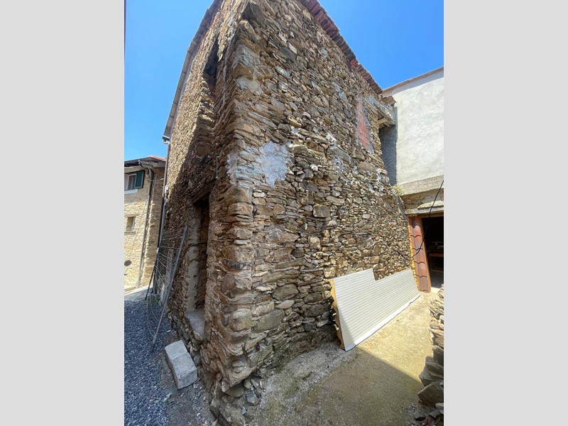Rustico in Vendita a Garlenda, 30'000€, 70 m²
