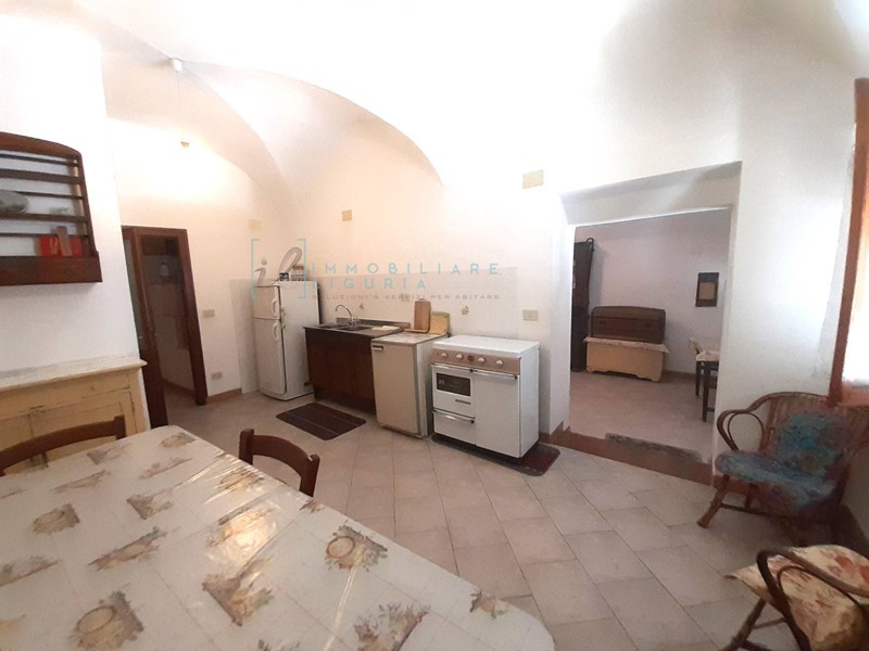 Appartamento in Vendita a Pieve di Teco, 60'000€, 120 m²