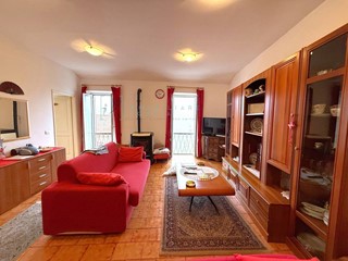 Appartamento in Vendita a Rezzo, 90'000€, 100 m²