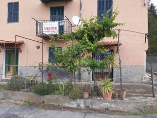 Rustico in Vendita a Borghetto d'Arroscia, 58'000€, 270 m²