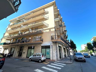 Trilocale in Vendita a Albenga, 170'000€, 65 m²