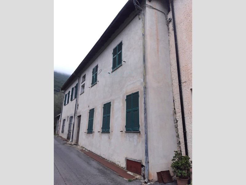 Quadrilocale in Vendita a Casanova Lerrone, 45'000€, 105 m²