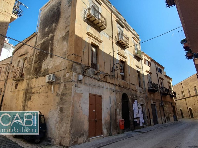 Appartamento in Vendita a Sciacca, 250'000€, 329 m²