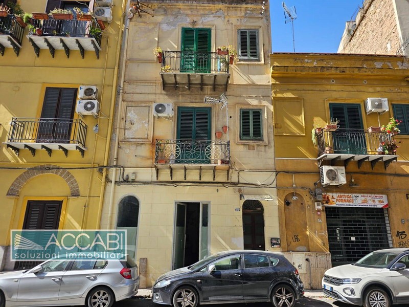 Trilocale in Vendita a Palermo, 110'000€, 102 m²
