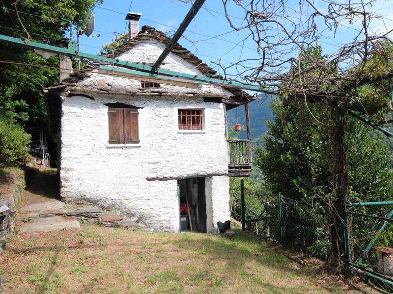 Rustico in Vendita a Valle Cannobina, 90'000€, 80 m²