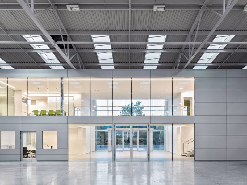 Capannone in Vendita a Trezzano Rosa, 270'000€, 180 m²