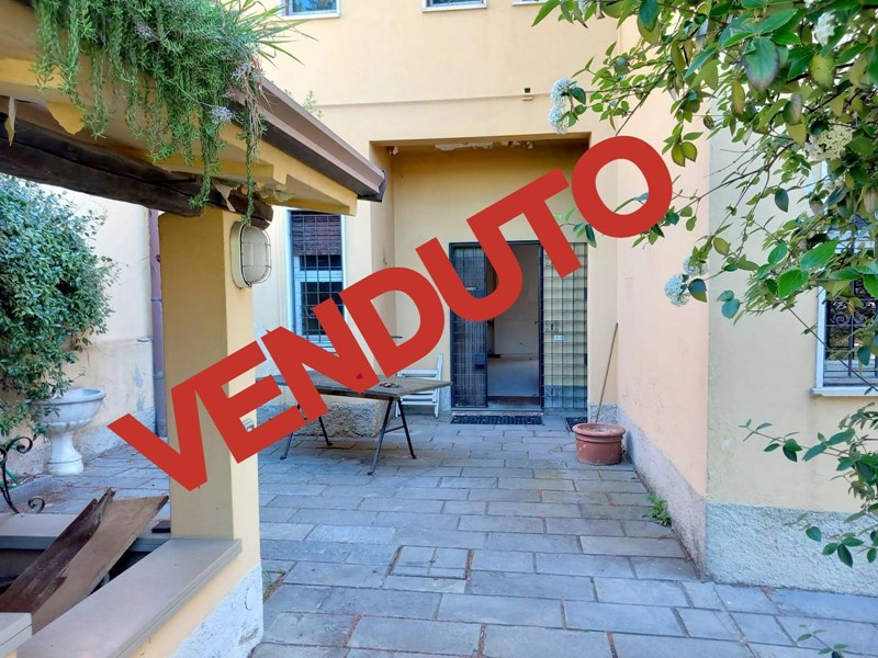 Villa in Vendita a Capriate San Gervasio, 285'000€, 260 m²