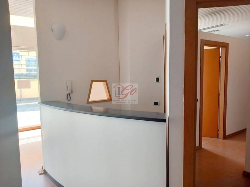 Negozio in Vendita a Trezzo sull'Adda, 130'000€, 90 m²