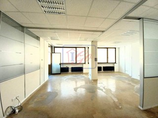 Immobile commerciale in Affitto a Trezzo sull'Adda, 1'650€, 180 m²