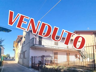 Casa Semi Indipendente in Vendita a Bottanuco, 125'000€, 220 m²