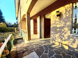 Villetta a schiera in Vendita a Bernareggio, 265'000€, 140 m²