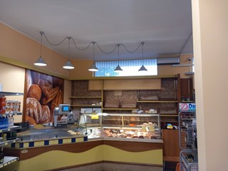 Attività commerciale in Vendita a Pozzo d'Adda, 18'000€, 100 m²