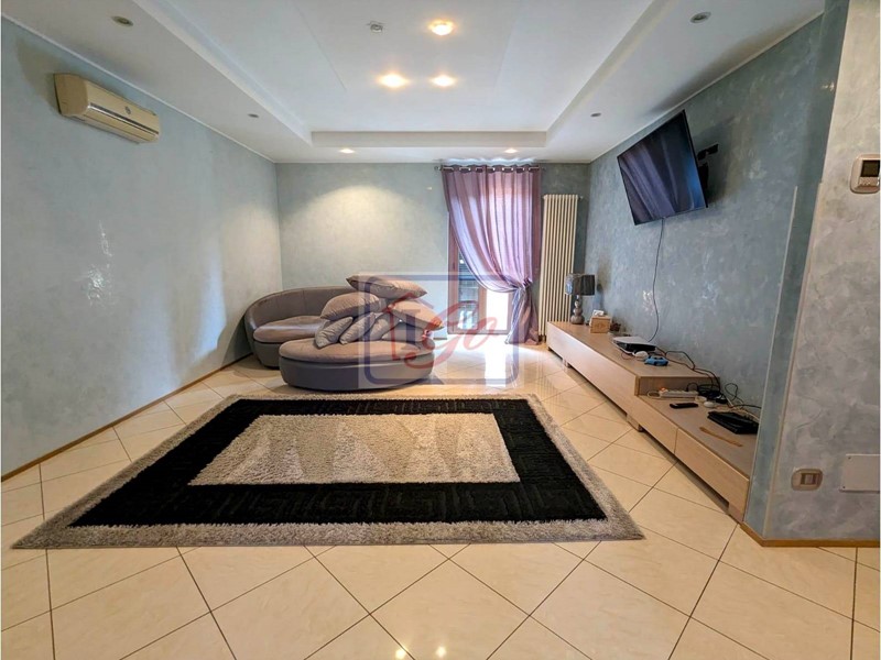 Quadrilocale in Vendita a Capriate San Gervasio, 220'000€, 145 m²